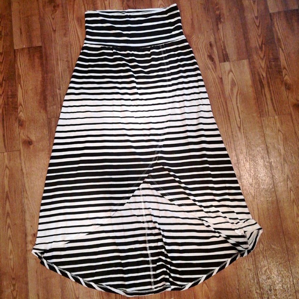Slit skirt